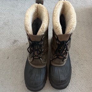 L.L. Bean Brown and Black Boots with Cream Fur